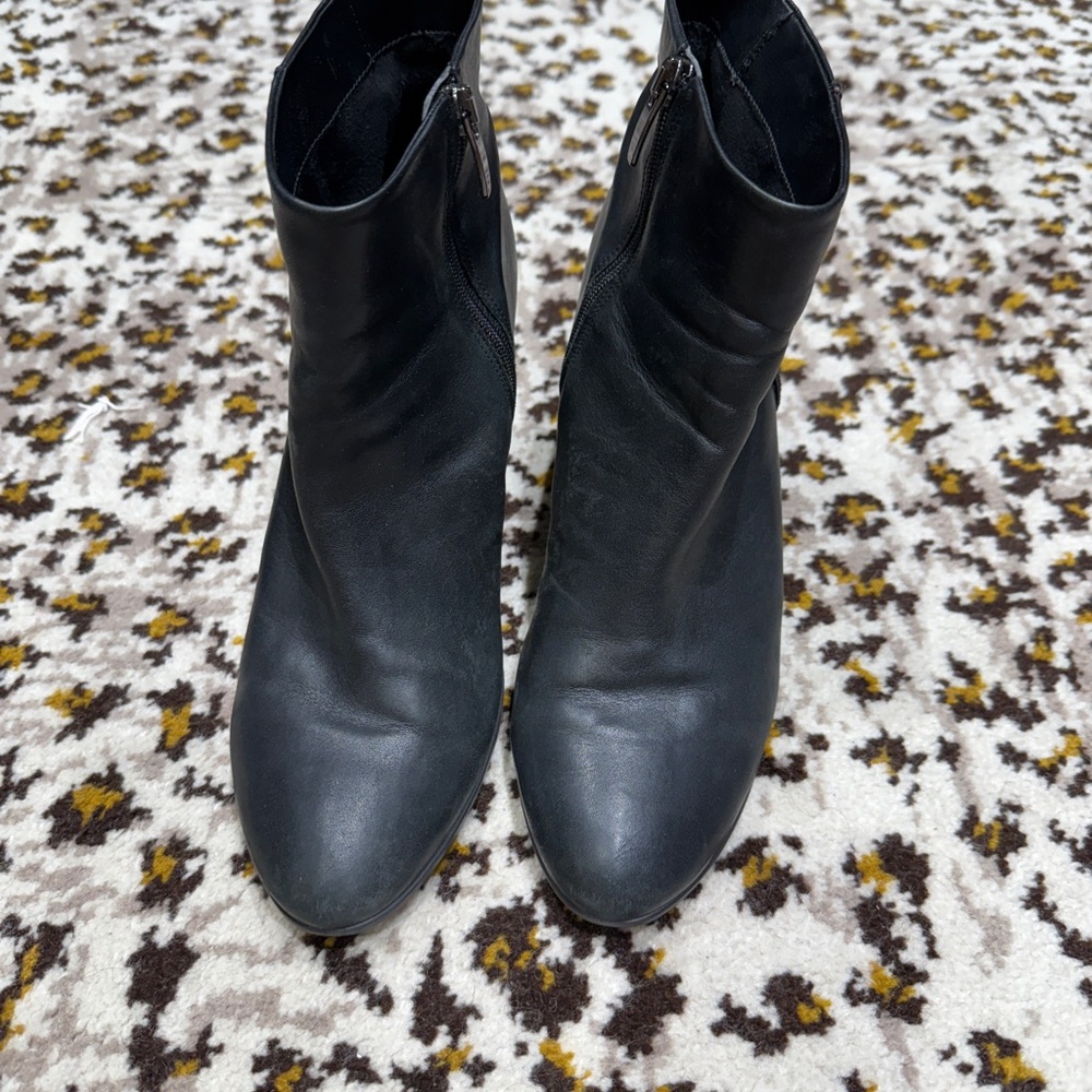 Ecco Sleek Black Ankle Booties